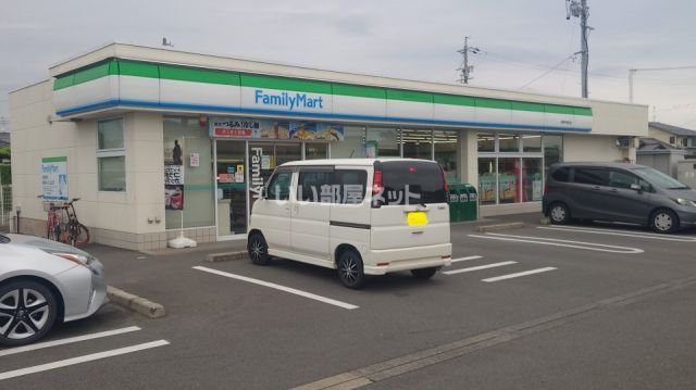 コンビニ　ファミリーマート焼津中新田店（コンビニ）まで1096m