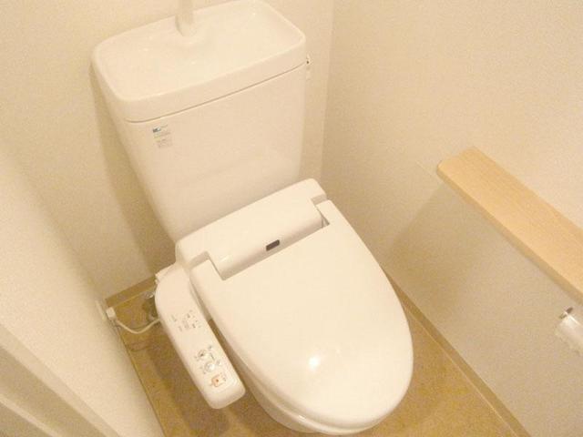 トイレ　※写真は同タイプ住戸です。