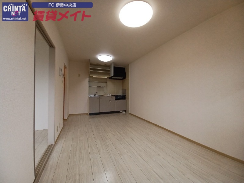 居室・リビング　同型参考写真