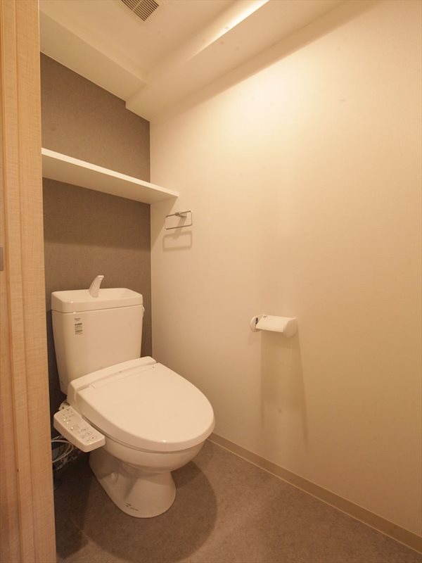 トイレ　温水洗浄便座付トイレ