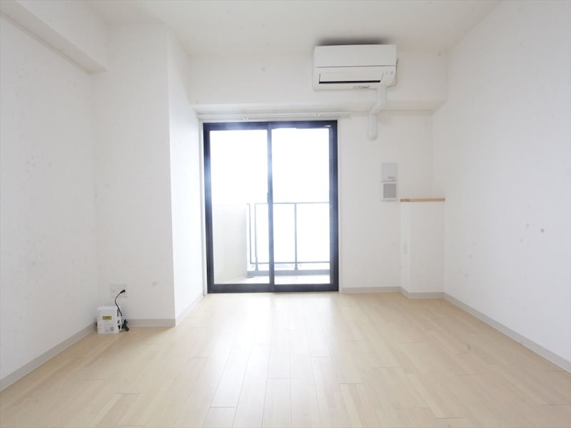 その他部屋・スペース　洋室7.72帖　エアコン完備　バルコニーに面しています