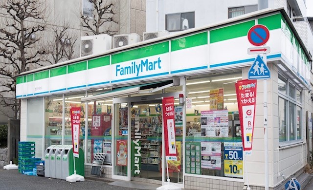 コンビニ　ファミリーマート　世田谷新町店（コンビニ）まで315m