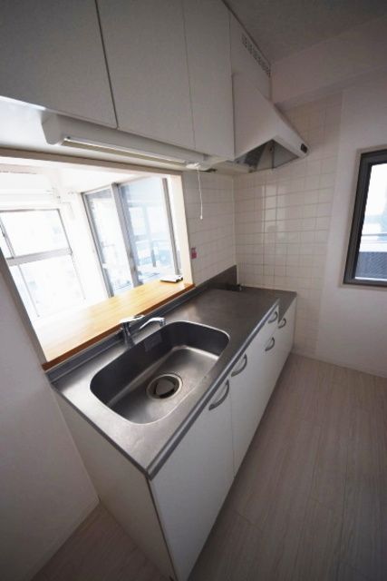 キッチン　★カウンタータイプのシステムキッチンです★