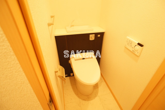 トイレ　嬉しい温水洗浄便座♪