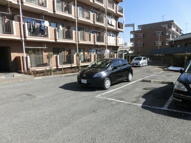 駐車場　敷地内駐車場あります