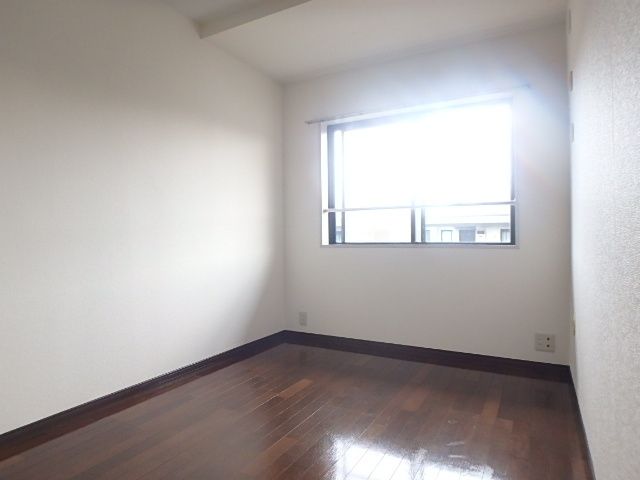 居室・リビング　室内