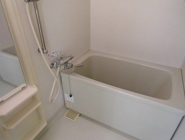 バス・シャワールーム　※反転タイプの写真を使用しています。