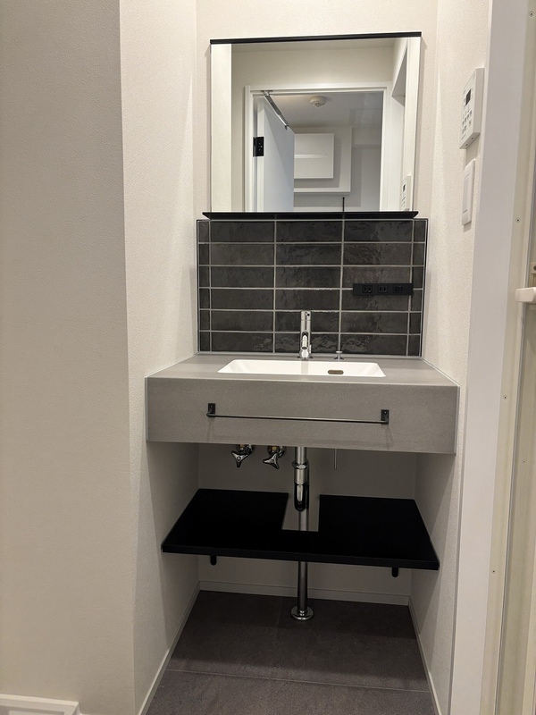 洗面設備　スペースが確保できる洗面所です