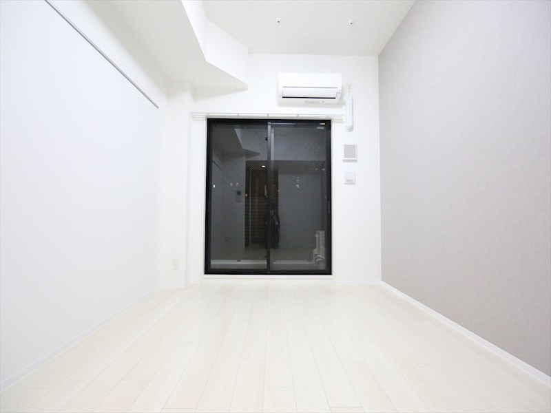 バルコニー　洋室6.1帖　エアコン完備　バルコニー