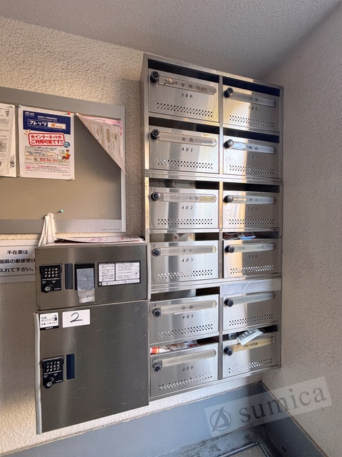 エントランス　明るいエントランスであなたのお帰りをお待ちします＾＾