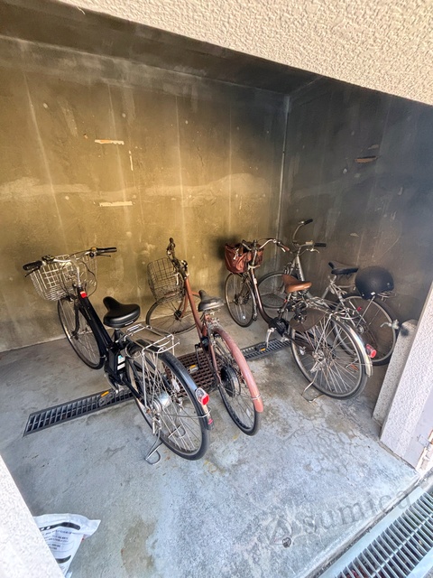 その他共有部分　屋根付き駐輪場が嬉しいです♪♪