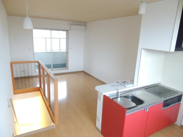 居室・リビング　※同物件別室※