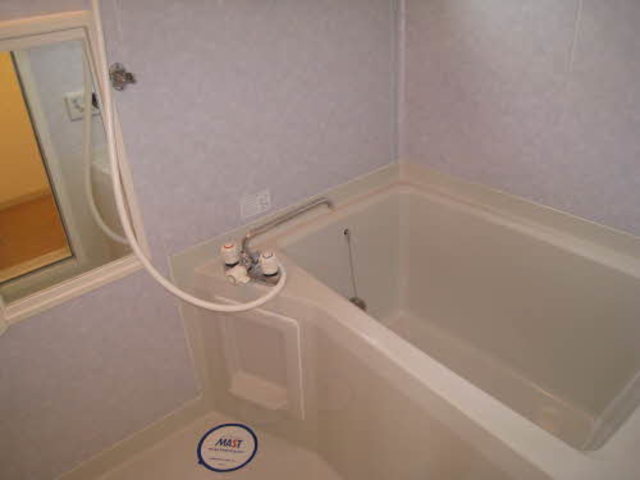 バス・シャワールーム　小窓付きです！