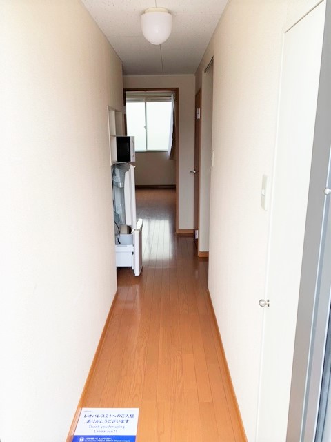 玄関　現況優先。設備・仕様は現地と異なる場合あります。