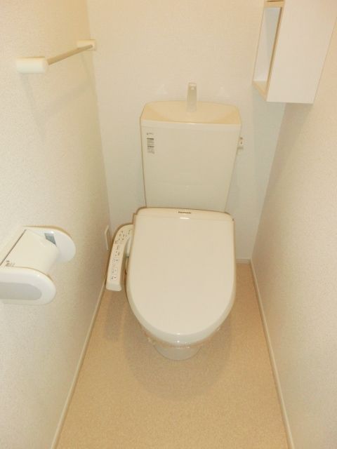トイレ　ウォシュレットです。意外と要望の多い設備なんですよ。