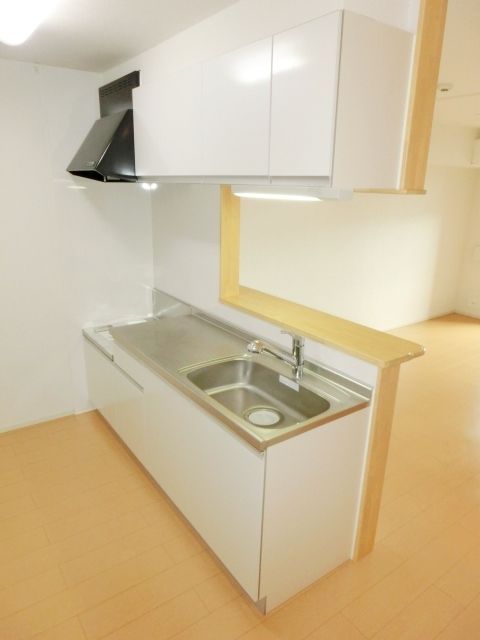 キッチン　リビングが見渡せるカウンターキッチン。