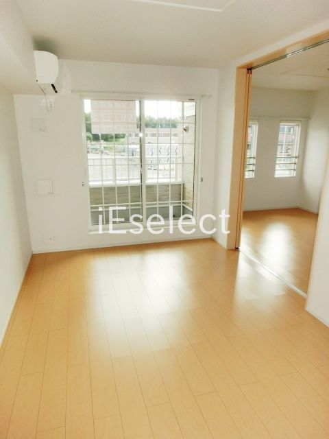 居室・リビング　12.5帖の明るいリビング