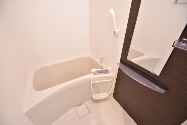 バス・シャワールーム　明るくきれいなバスルーム♪