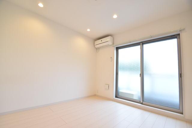 居室・リビング　照明付きでお洒落♪