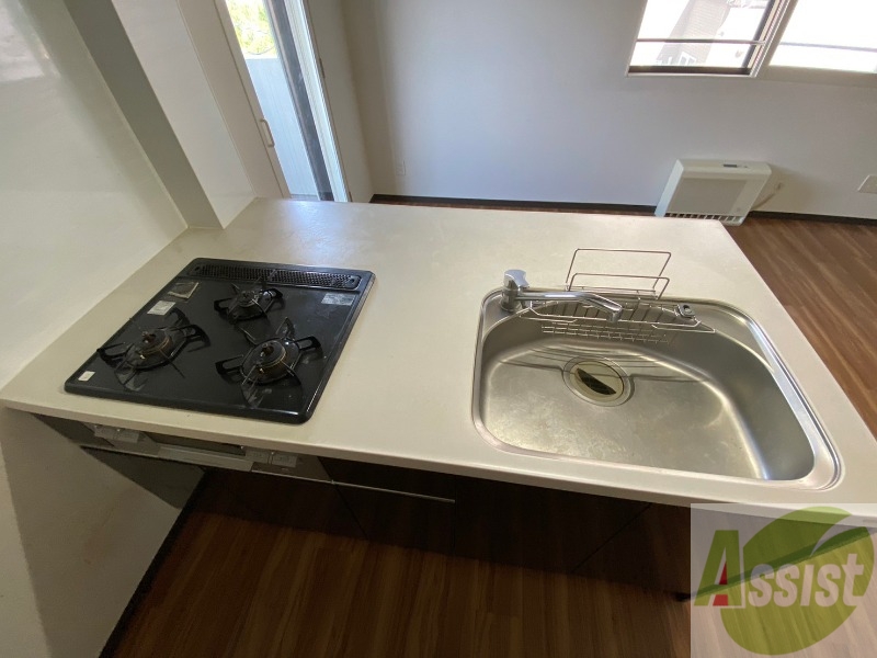 キッチン　キッチンはスペースも広々していて使いやすそうですよ！