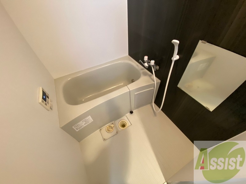 バス・シャワールーム　お風呂になります。一日の疲れを癒してくださいね。