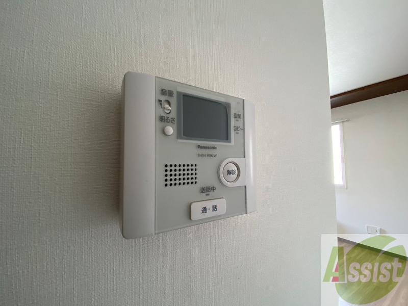 セキュリティ　ＴＶモニター付インターホンです。来客者の顔が見えるので安心！