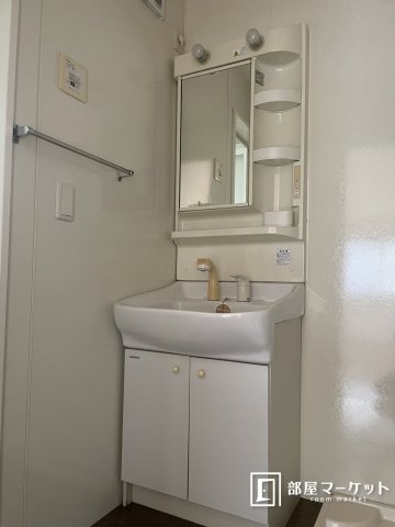 洗面設備　同型タイプ