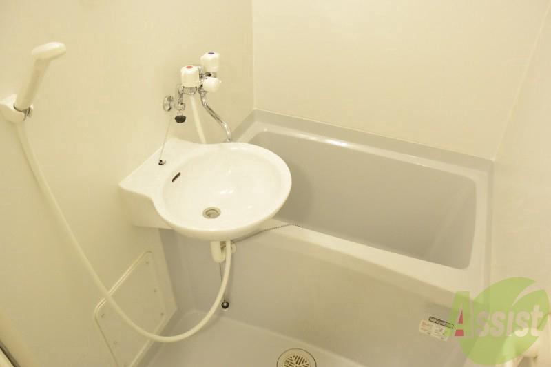 バス・シャワールーム　一日の疲れを癒せます