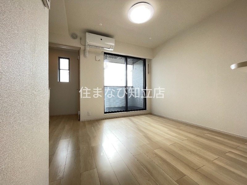 居室・リビング　同型完成モデル