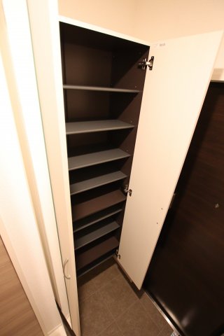 収納　シューズボックス