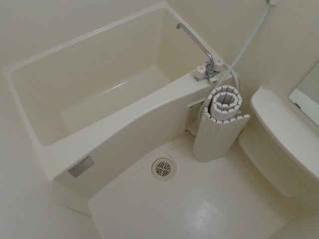 バス・シャワールーム　バストイレ別です＊