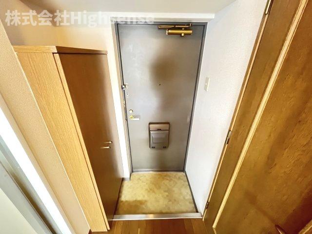 玄関　収納もある玄関です