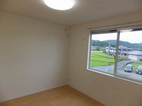 バルコニー　間取り反転号室参照