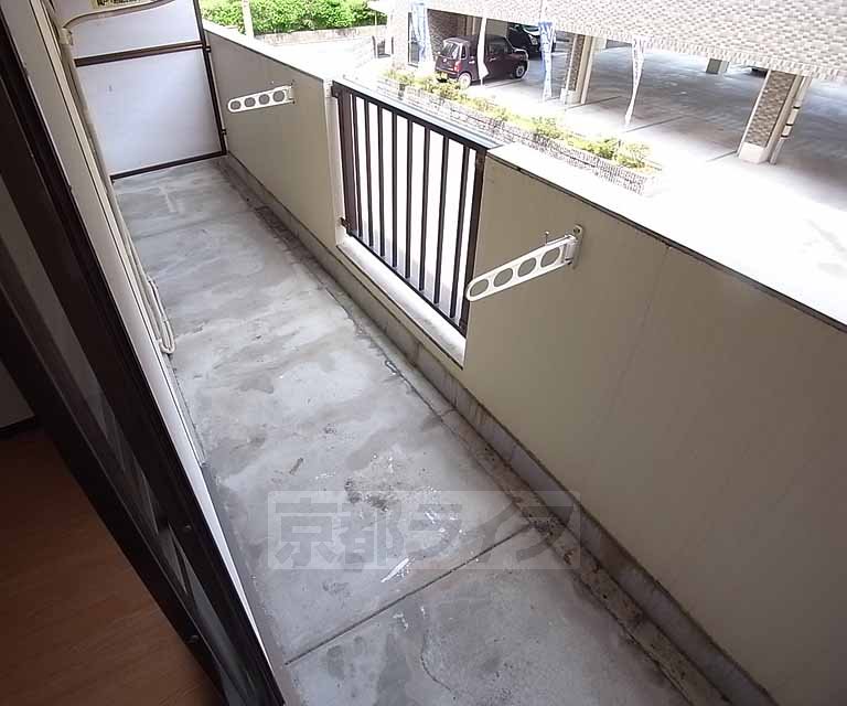 バルコニー　広くゆったりとしたバルコニー