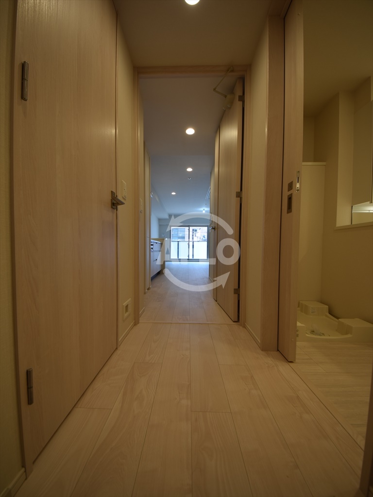 玄関　OPUS RESIDENCE SHINSAIBASHI SO