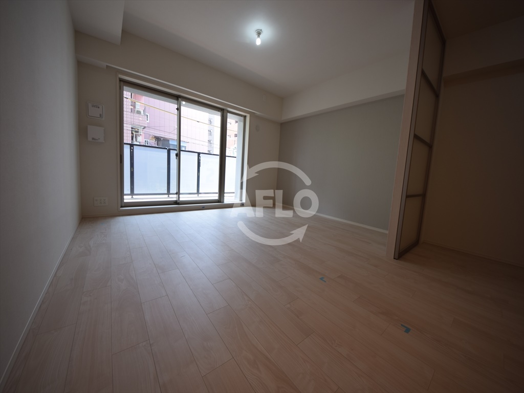 居室・リビング　OPUS RESIDENCE SHINSAIBASHI SO