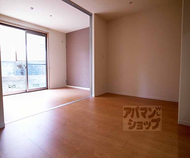 居室・リビング　日のよく差し込む明るいＬＤＫです。