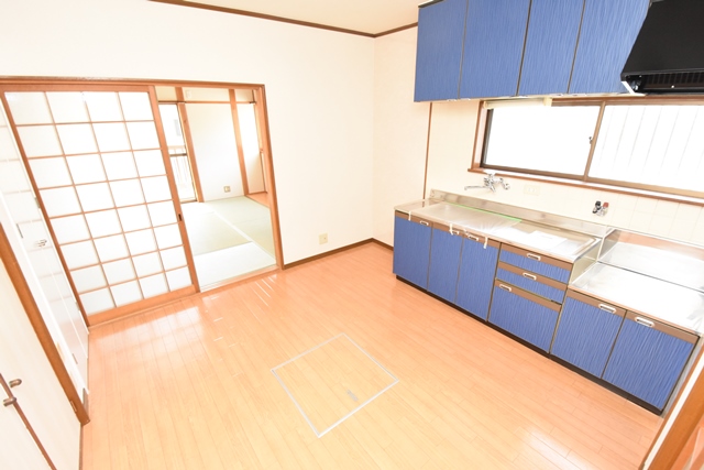 居室・リビング　14帖の広いリビングです♪