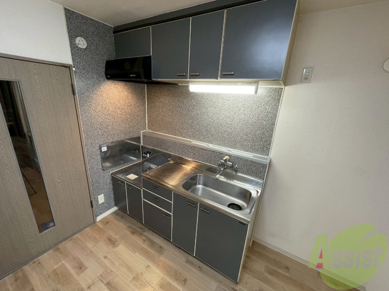 キッチン　キッチンです。ご自身でコンロを設置していただけます。