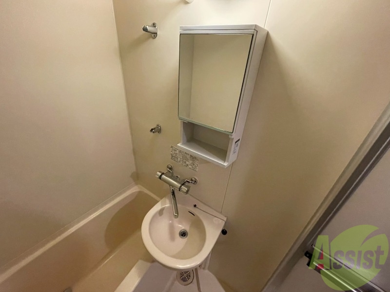 洗面設備　こちらに洗面台があります。朝の洗顔はこちらで。