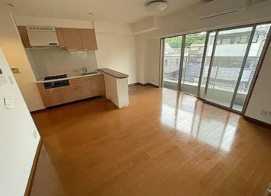 居室・リビング　※別部屋の参考写真です。