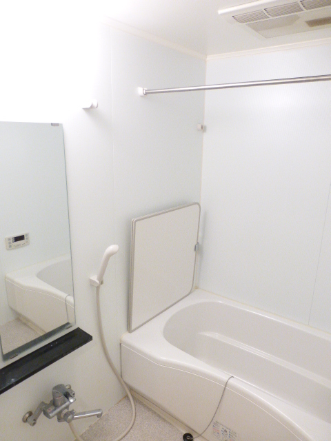 バス・シャワールーム　※別部屋の参考写真です。