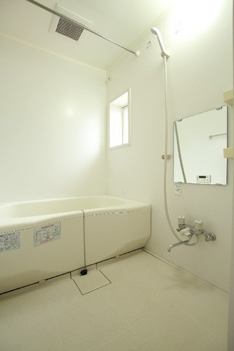 バス・シャワールーム　広々とした浴室