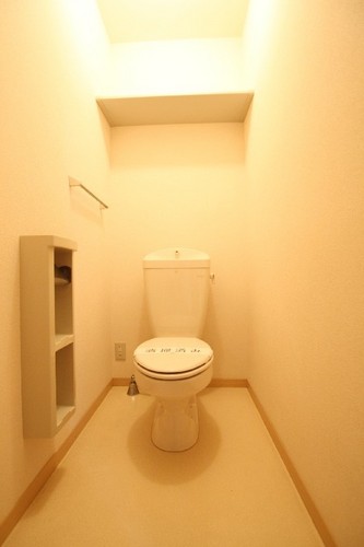 トイレ　温水洗浄便座