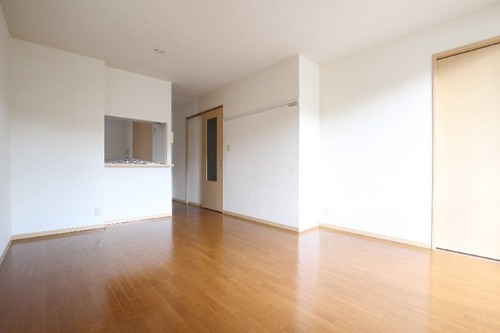 居室・リビング　明るいリビング