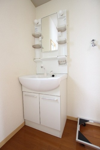 洗面設備　独立した洗面台