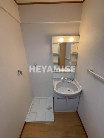 洗面設備　※同物件反転タイプの写真でございます※現況を優先します※