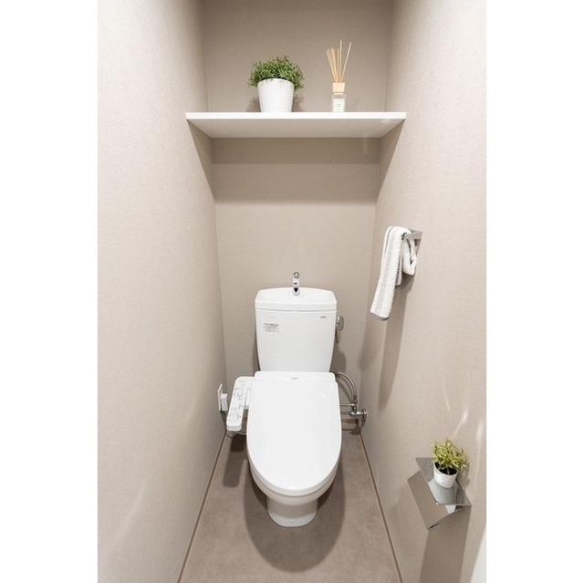 トイレ　家具・家電の備え付けはありません