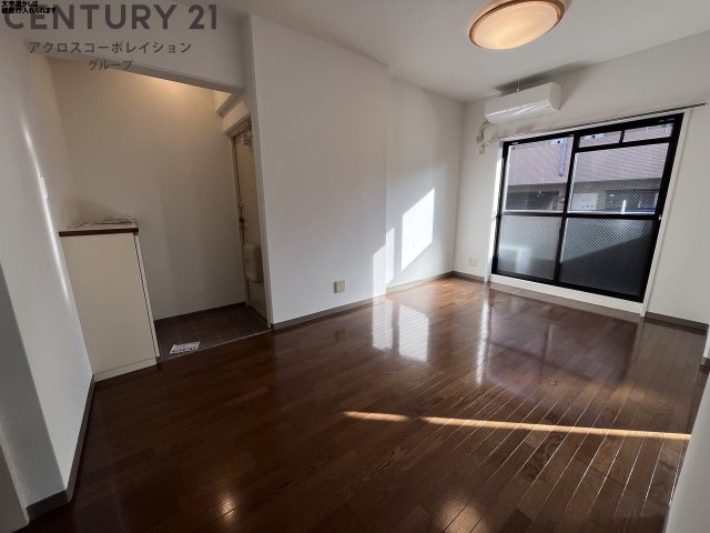 居室・リビング　リビング11帖！南向きで日当たり良好♪