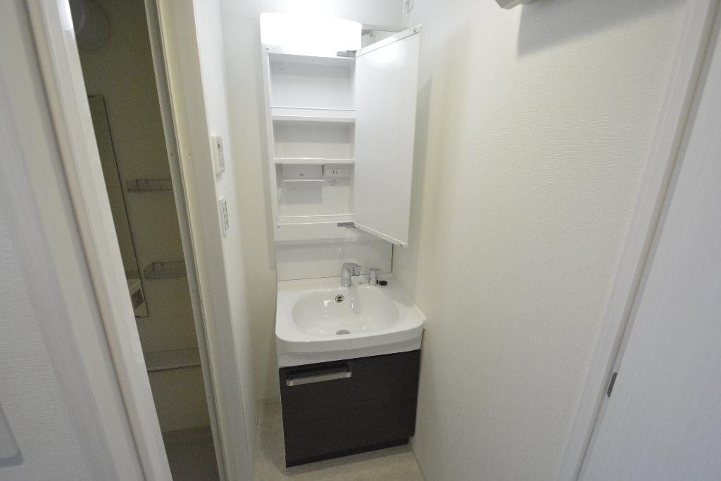 洗面設備　洗髪洗面化粧台